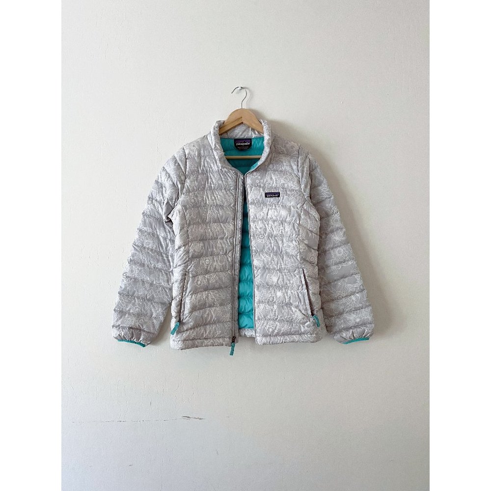 Patagonia Down Sweater in Silver Floral, Girls XXL/Womens XS-S